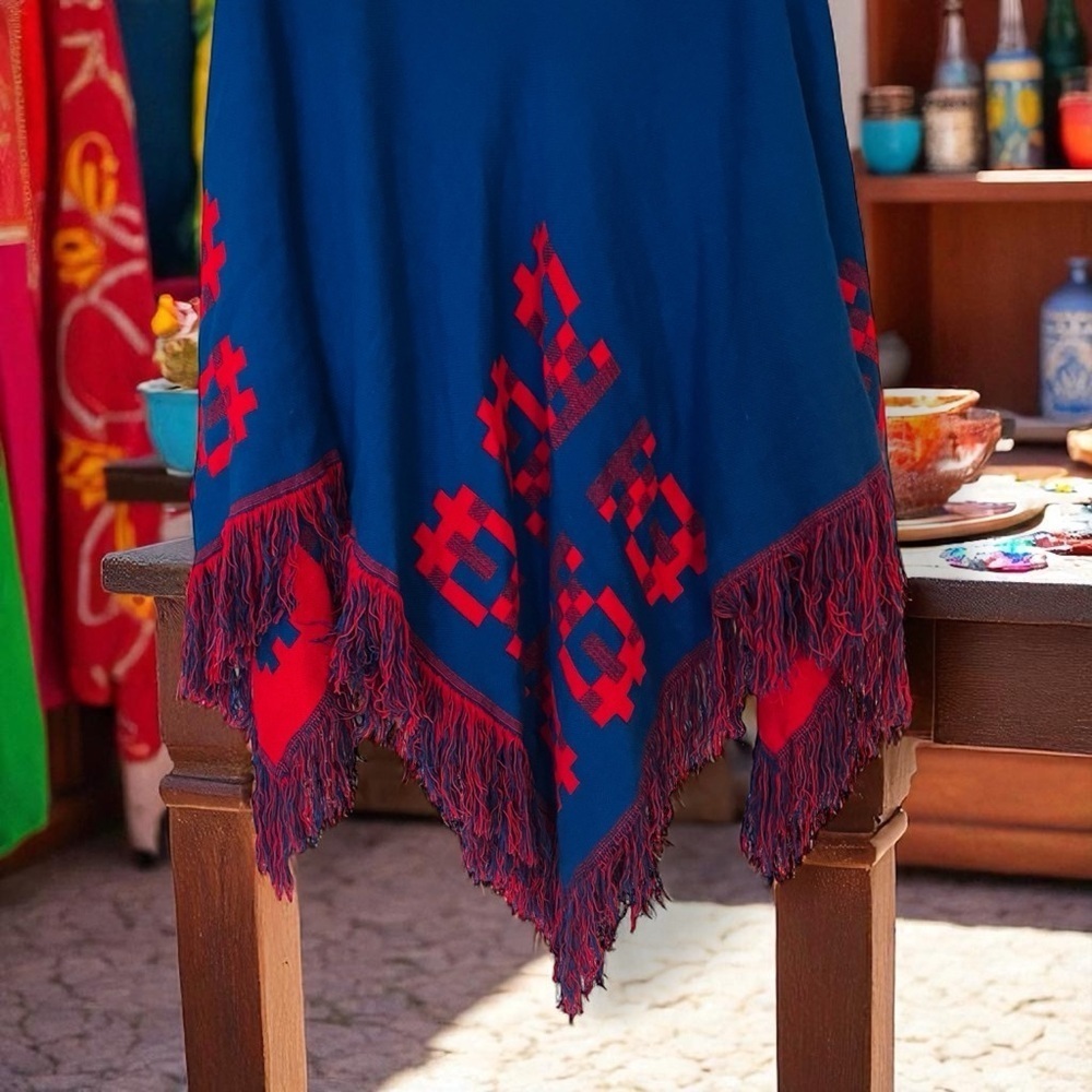 Vintage 70s Poncho Mexican Reversible Fringe Cape Shawl Blue/Red Wool Handmade - Picture 7 of 16